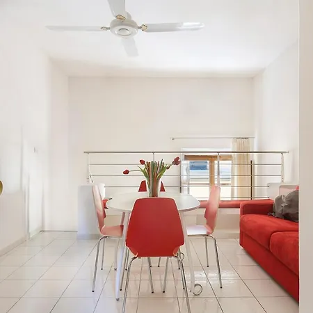 Little Gem Located Near Duomo-hosted By Sweetstay Florence