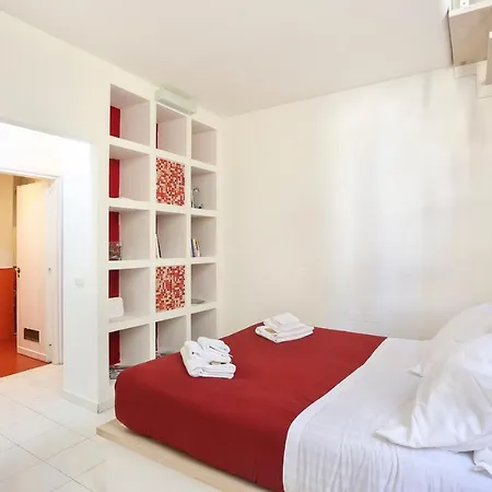 Apartment Little Gem Located Near Duomo-hosted By Sweetstay